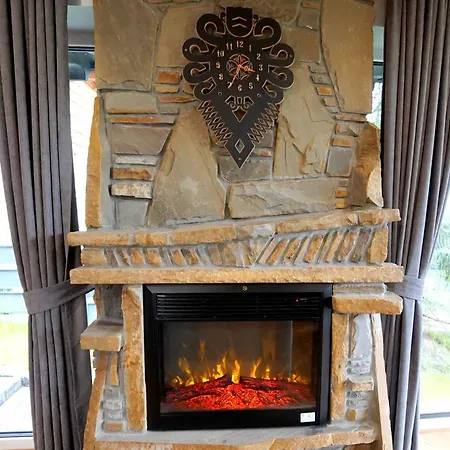 シャレー White House ザコパネ