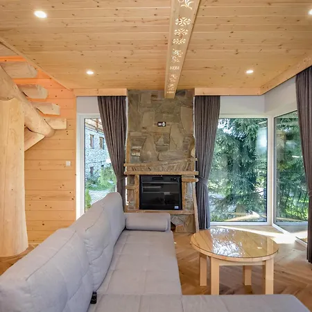White House Chalet