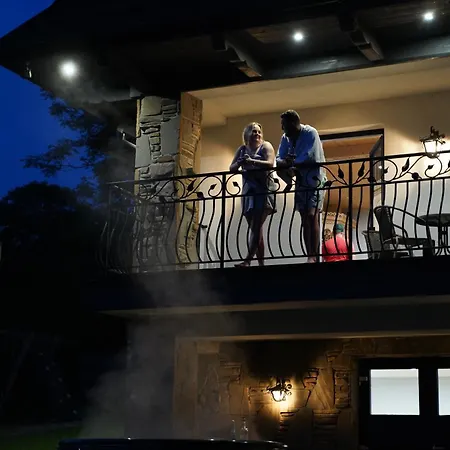 White House Chalet *