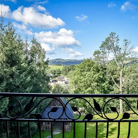 White House シャレー *