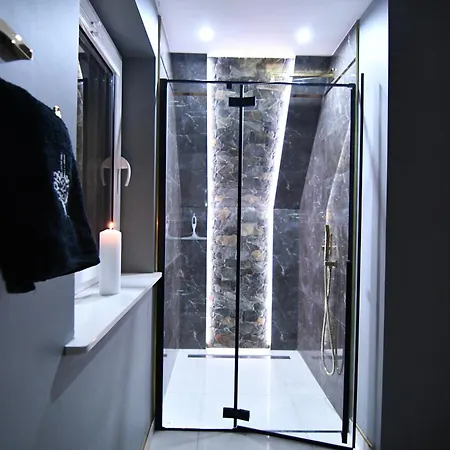 Chalet White House *